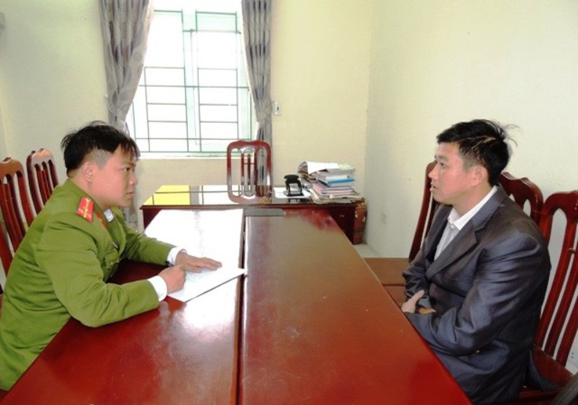 Dựng quán tẩm quất, thư giãn để mở tụ điểm mại dâm Đối tượng Lại Văn Điền tại cơ quan Công an. Ảnh: Công an Hà Nam