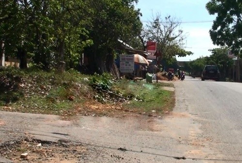 Đi chơi về khuya, hai thanh niên bị tạt nhầm axít Hiện trường nơi xảy ra vụ tạt nhầm axít