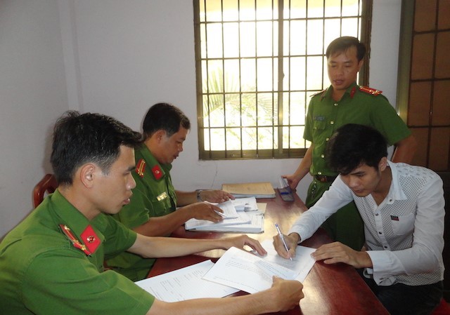 Gã trai đưa thiếu nữ say rượu vào nhà nghỉ rồi làm 'trò bậy' Nam tại cơ quan điều tra