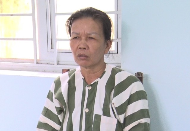 Lừa dối tình cảm, người đàn ông bị đâm xuyên bụng Nghi phạm tại cơ quan điều tra.