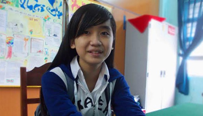 Vượt biển vào đất liền vừa mưu sinh, vừa học Em Bùi Thị Tú Trinh nhiều năm liền là học sinh giỏi.