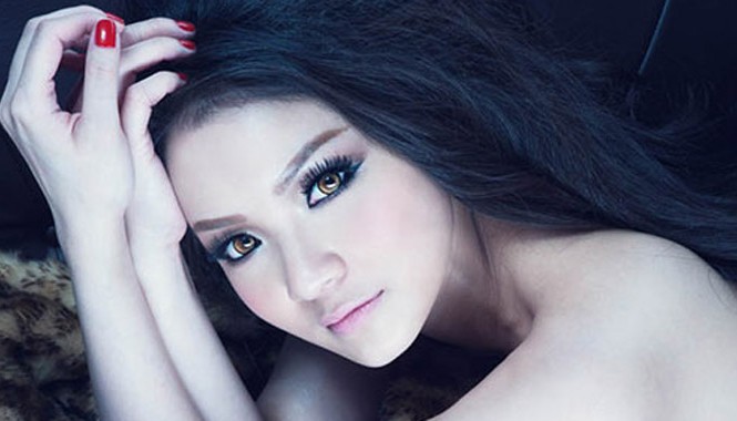 Hotgirl 'ngực khủng' Thủy Top trải lòng về 'thời hào quang' Hotgirl 'ngực khủng' Thủy Top trải lòng về 'thời hào quang'
