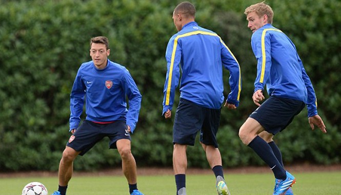 Arsenal đón tin cực vui từ Mesut Ozil Ozil đã tập luyện trở lại.