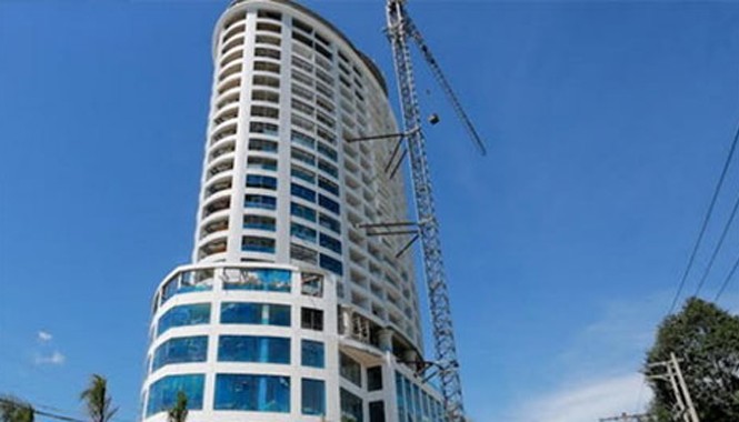Nữ công nhân rơi từ tầng 25 công trình khách sạn Công trình xây dựng khách sạn Bạch Việt Nha Trang - nơi đã xảy ra vụ tai nạn lao động khiến nữ công nhân tử vong.