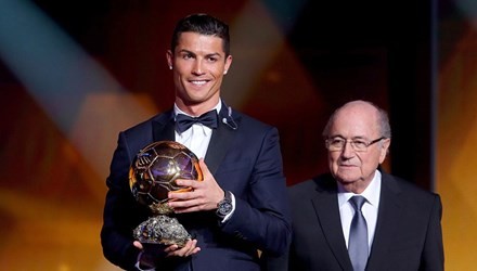 Hối hận vì đã bầu cho Ronaldo Ronaldo lần thứ 2 liên tiếp đoạt danh hiệu Quả bóng vàng FIFA.