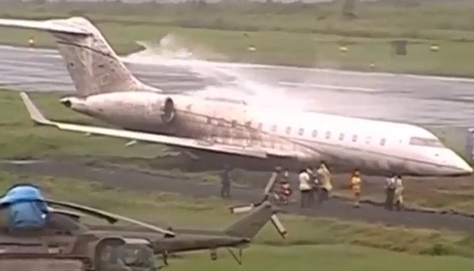 Máy bay Philippines vượt quá đường băng khi Giáo hoàng vừa rời đi Máy bay Philippines vượt quá đường băng khi Giáo hoàng vừa rời đi