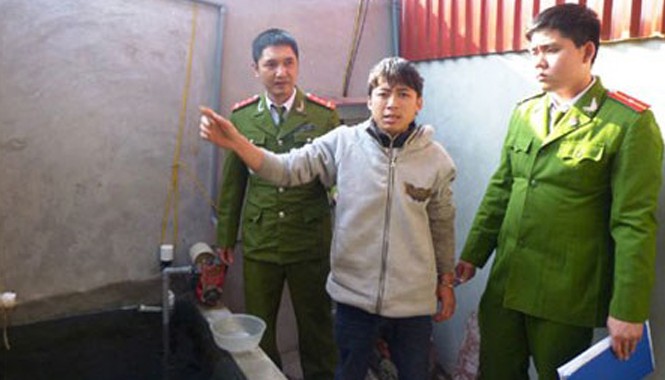 Cám cảnh, tình tay ba khiến 30 người suýt mất mạng Đối tượng Nguyễn Tiến Dũng tại hiện trường vụ án.