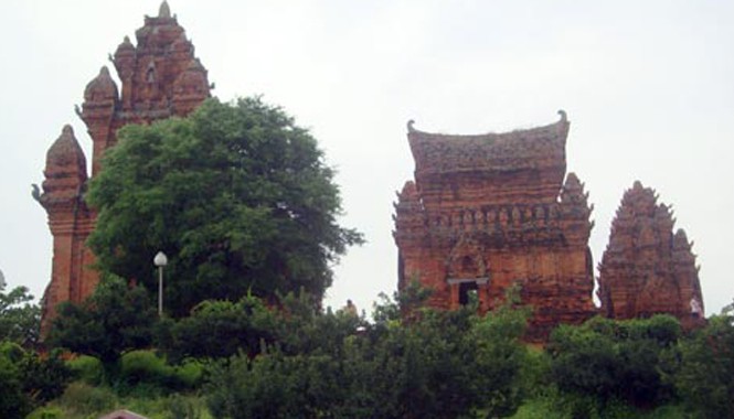 Bí ẩn tháp Po Klong Garai và báu vật cổ Chăm Bí ẩn tháp Po Klong Garai và báu vật cổ Chăm