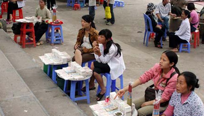 Kinh doanh đổi tiền lẻ sẽ bị phạt tới 40 triệu đồng "Án phạt" dịch vụ đổi tiền lẻ là 40 triệu đồng.