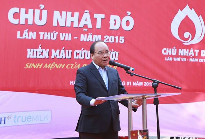 Phát biểu của Phó Thủ tướng Nguyễn Xuân Phúc tại Ngày hội Chủ nhật Đỏ Ủy viên Bộ Chính trị, Phó Thủ tướng Chính phủ Nguyễn Xuân Phúc, Chủ tịch Ủy ban An toàn giao thông Quốc gia, phát biểu tại lễ khai mạc Chủ nhật Đỏ lần thứ 7. Ảnh: Như Ý