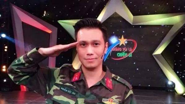 MC 'Chúng tôi là chiến sĩ' và những dấu hỏi về đời tư MC 'Chúng tôi là chiến sĩ' và những dấu hỏi về đời tư
