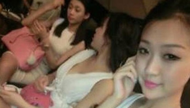 Sự thật phía sau quan hệ 'chân dài - đại gia' Những chân dài tới tiệc mua vui cho đại gia trong scandal Hải Thiên.