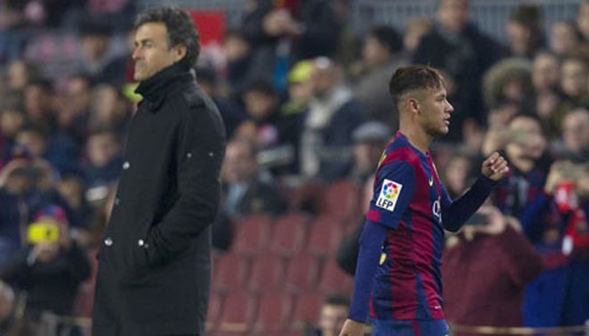 Hé lộ lý do Neymar 'căm ghét' HLV Enrique Neymar không hài lòng với cách dùng người của Enrique.