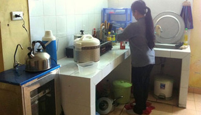 Sôi động dịch vụ 'ôsin' theo ngày, giúp việc theo giờ Dịch vụ giúp việc theo giờ rất sôi động vào dịp cuối năm.