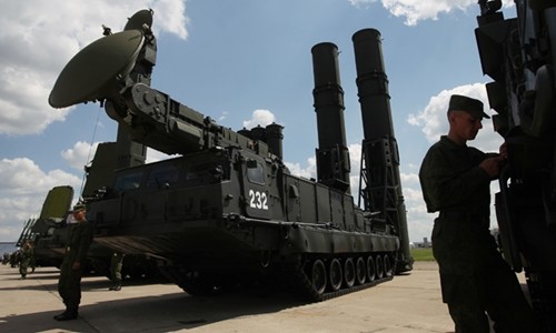 Nga triển khai hệ thống tên lửa S-300 ở Syria Hệ thống S-300. Ảnh: RIA Novosti.