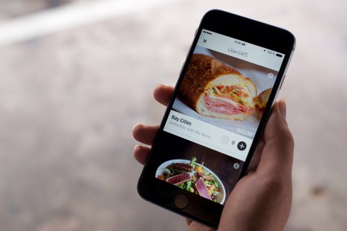 Ế khách, Uber Nhật Bản phát triển UberEats Uber Nhật Bản vừa mở thêm dịch vụ chuyển đồ ăn để chống chọi khó khăn.