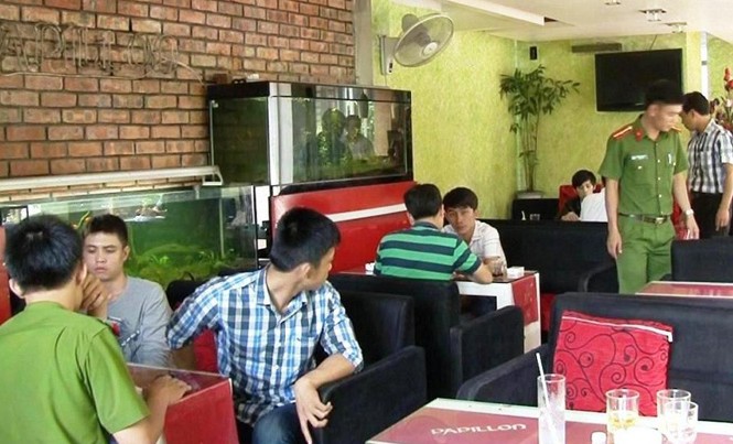 Hốt trọn “ổ” mua bán, tàng trữ ma túy ngay giữa phố Địa điểm kinh doanh cà phê mà Tuấn và các đối tượng chọn để “giao dịch” ma túy. Ảnh: CATP.