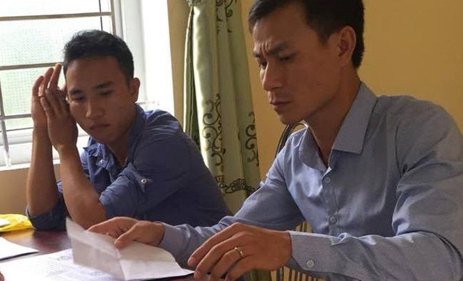 Giả mạo công văn Chính phủ, thợ hồ bị phạt 3 triệu đồng Nguyễn Hồng Quân (áo tím) tại Công an huyện Can Lộc.