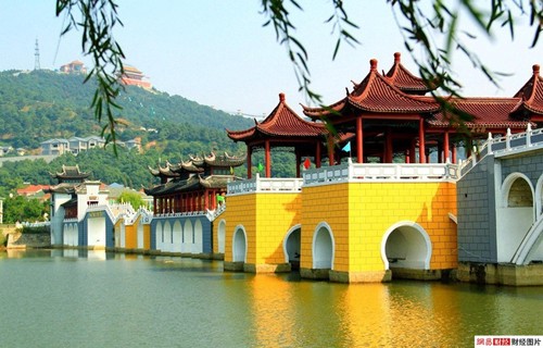 Ngôi làng toàn đại gia ở Trung Quốc Làng Hoa Tây nằm ở phía tây bắc của thành phố Thượng Hải, cách nơi đây chỉ một vài giờ lái xe. Ảnh: Chinaexpat.