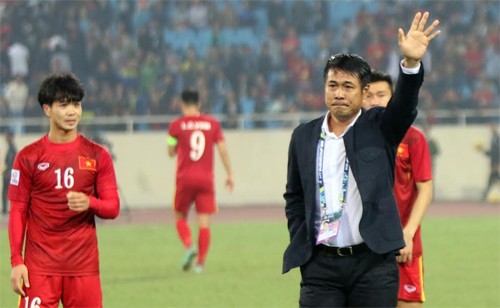 Hữu Thắng: ‘Mấy ngày nay tôi không nghĩ đến bóng đá’ Không đạt mục tiêu vào chung kết nhưng đội bóng dưới thời HLV Hữu Thắng luôn chơi máu lửa. Ảnh: Đức Đồng.