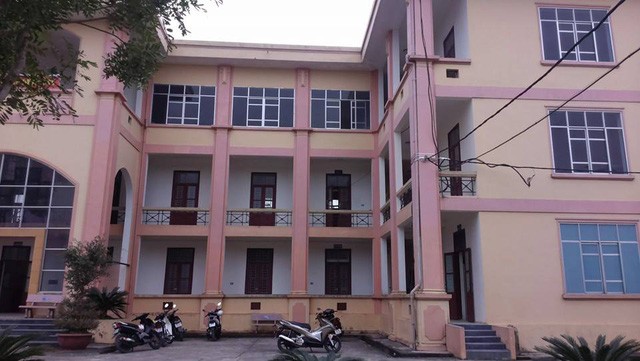 Thanh Hóa: Không học, không thi vẫn có bằng nghề Nhiều học sinh không cần học, không cần thi vẫn có thể lấy bằng tại trường trung cấp kỹ nghệ Thanh Hóa.