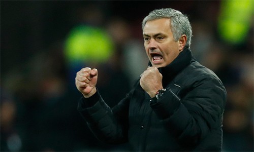 Mourinho có mạch thắng dài nhất kể từ năm 2014 Mourinho cần điểm số và những màn trình diễn tốt, chứ không màng đến các thống kê về thành tích. Ảnh: Reuters.