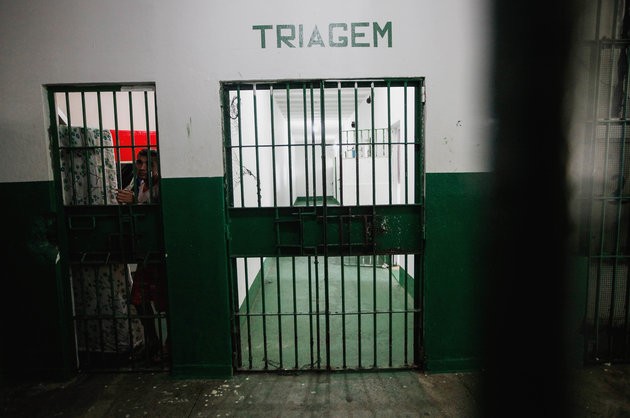 Radio Thế giới 24h: Bạo loạn đẫm máu ở nhà tù Brazil Một tù nhân trong nhà tù Anisio Jobim tại Manaus, Brazil.