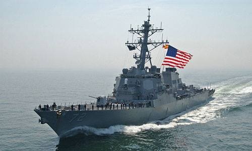 Khu trục hạm Mỹ bắn cảnh cáo tàu tấn công nhanh Iran Tàu khu trục Mỹ USS Mahan. Ảnh: Wikipedia.