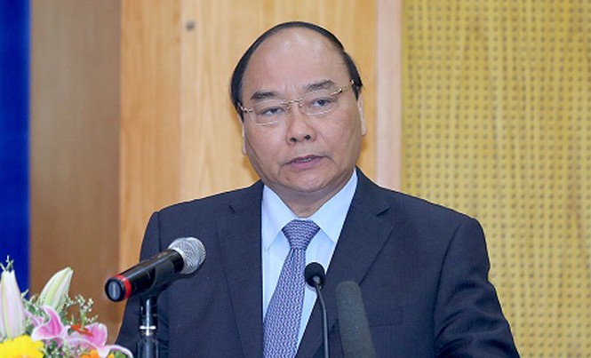 Thủ tướng: Phải làm hạ tầng thì mới làm nhà cao tầng Thủ tướng Nguyễn Xuân Phúc phát biểu tại hội nghị.