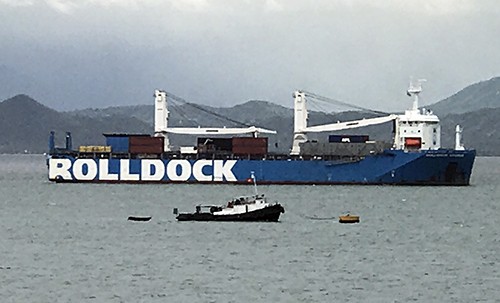 Thượng cờ 2 tàu ngầm Kilo vào cuối tháng 2 Tàu chuyên dụng Rolldock đưa tàu ngầm Kilo 187 về vịnh Cam Ranh, Khánh Hòa. Ảnh: N.X.