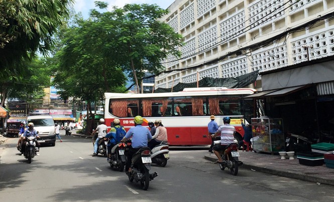 TPHCM đề nghị công an làm rõ hoạt động của Thành Bưởi Xe Thành Bưởi hoạt động tại bến số 419 Lê Hồng Phong.