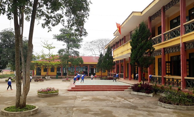 Cười ra nước mắt với kiểu sáp nhập trường ở Thanh Hóa Trường Tiểu học và THCS Yên Lễ. Ảnh: Hoàng Lam.