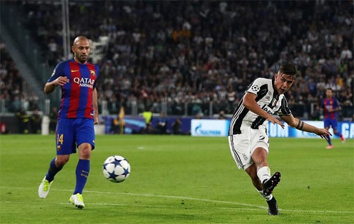 Juventus thắng đậm Barca ở tứ kết lượt đi Hai bàn của Dybala sớm đem lại sự khác biệt. Ảnh: Reuters.