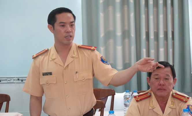 Lãnh đạo CSGT TPHCM nói gì về tình trạng kẹt xe? Trung tá Huỳnh Trung Phong, Trưởng phòng CSGT ĐB-ĐS, Công an TPHCM. Ảnh: Việt Văn.