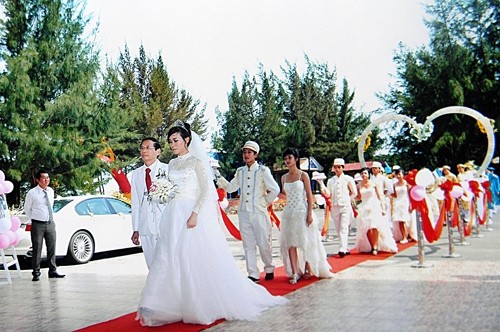 Chuyện về 'Thiên hạ đệ nhất… chiều vợ - Lê Ân' Đám cưới lần thứ 6 hoành tráng của lão đại gia