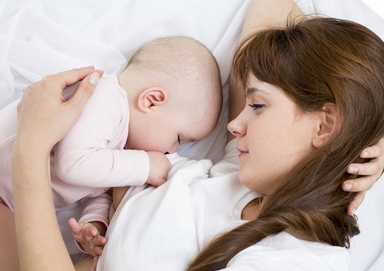 Kiêng khem ăn uống thế nào khi cho con bú? Kiêng khem ăn uống thế nào khi cho con bú?