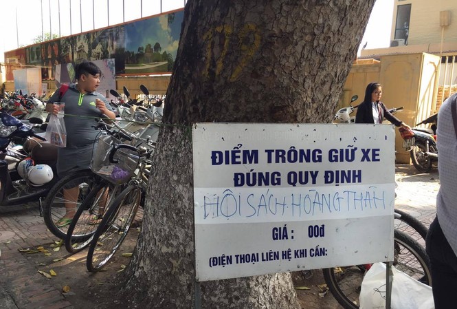 Hội sách Hà Nội 2016, phí gửi xe đắt hơn tiền sách Hội sách Hà Nội 2016, phí gửi xe đắt hơn tiền sách