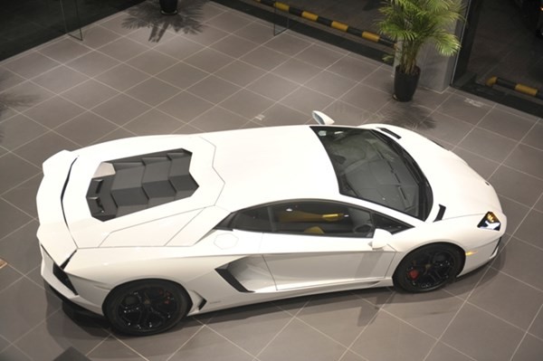 'Siêu bò' Lamborghini Aventador lộ giá bán tại Việt Nam Siêu bò Aventador LP700-4 có giá 26 tỷ đồng tại Việt Nam