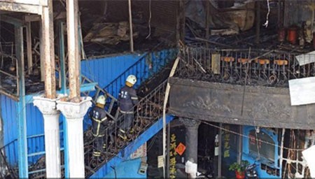 Bản tin 20H: Sập nhà bị hỏa hoạn, 6 lính cứu hỏa thiệt mạng Hiện trường vụ việc. Ảnh: CNA