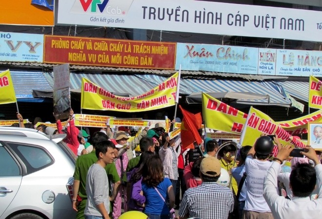 Bị o ép, tiểu thương Chợ Đầm bãi thị? Bị o ép, tiểu thương Chợ Đầm bãi thị?