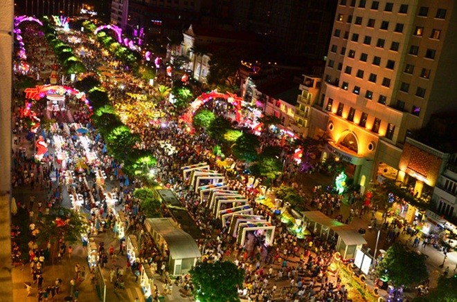 TPHCM bắt đầu xây dựng ý tưởng đường hoa Tết Mậu Tuất 2018 TPHCM bắt đầu xây dựng ý tưởng đường hoa Tết Mậu Tuất 2018