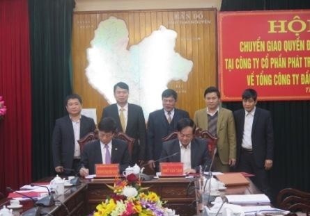 Thái Nguyên muốn SCIC đầu tư phát triển tỉnh Biên bản chuyển giao được ký kết.
