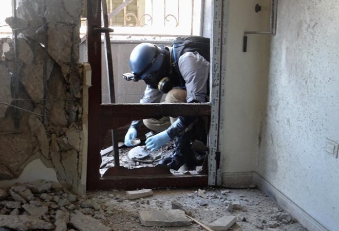 Bản tin 8H: Syria bác bỏ cáo buộc sử dụng vũ khí hóa học tại Aleppo Chuyên gia Liên hợp quốc điều tra vũ khí hóa học ở Syria.(Nguồn: AFP)