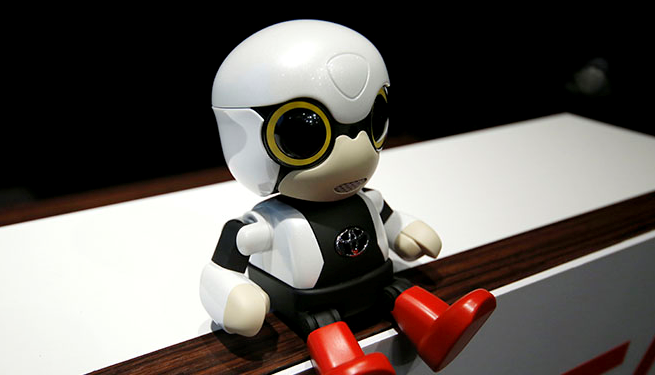 Toyota ra mắt robot hình người biết tán gẫu Kirobo Mini của Toyota, con robot hình người biết nói xuất hiện trong cuộc họp báo ngày 27 tháng 9 ở Tokyo.