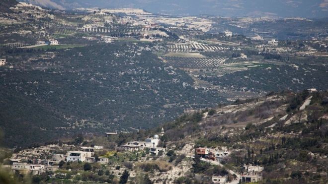 Đánh bom gần biên giới Syria – Thổ Nhĩ Kỳ, 20 người chết Atmeh, ngôi làng gần biên giới với Thổ Nhĩ Kỳ, thuộc quyền kiểm soát của nhóm phiến quân nổi dậy Syria.