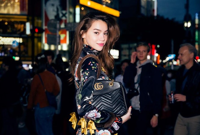 Hồ Ngọc Hà gây ấn tượng mạnh với giám đốc thương hiệu Gucci Hồ Ngọc Hà gây ấn tượng mạnh với giám đốc thương hiệu Gucci
