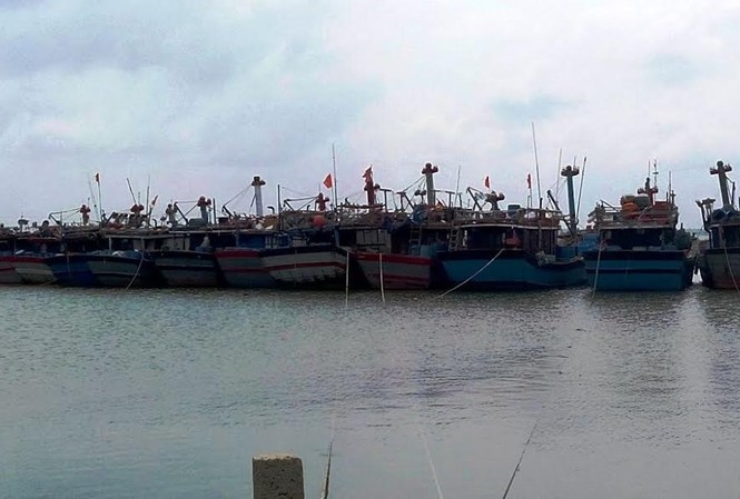 TT-Huế: Quản lý chặt hoạt động xả lũ của hồ chứa thủy lợi, thủy điện Tàu thuyền đánh bắt trên biển được gọi vào bờ an toàn và bố trí xong nơi trú tránh bão số 7.