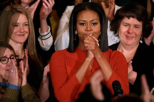Đệ nhất phu nhân Mỹ nghẹn ngào nói lời chia tay Đệ nhất phu nhân Mỹ Michelle Obama trong bài diễn văn chia tay hôm 6/1 trước khi rời Nhà Trắng. (Ảnh: AFP)