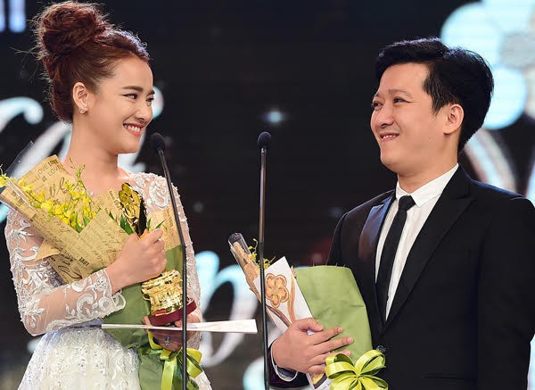 Những màn tỏ tình ấn tượng của sao Việt ngay trên sân khấu Những màn tỏ tình ấn tượng của sao Việt ngay trên sân khấu