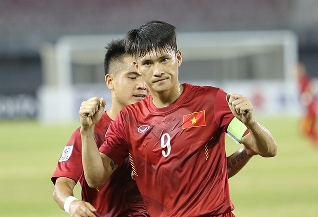 Ồn ào vụ Công Vinh không được mời dự gala trao giải Quả bóng vàng Công Vinh.